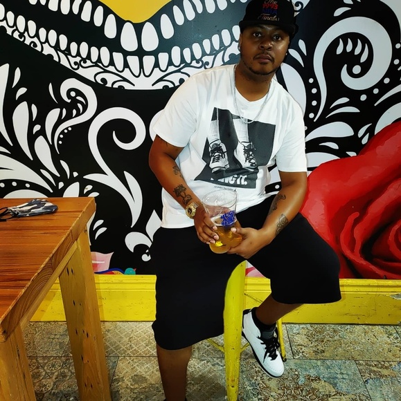 Profile Picture of Quentin Roundtree (@qroundtree) on Poshmark