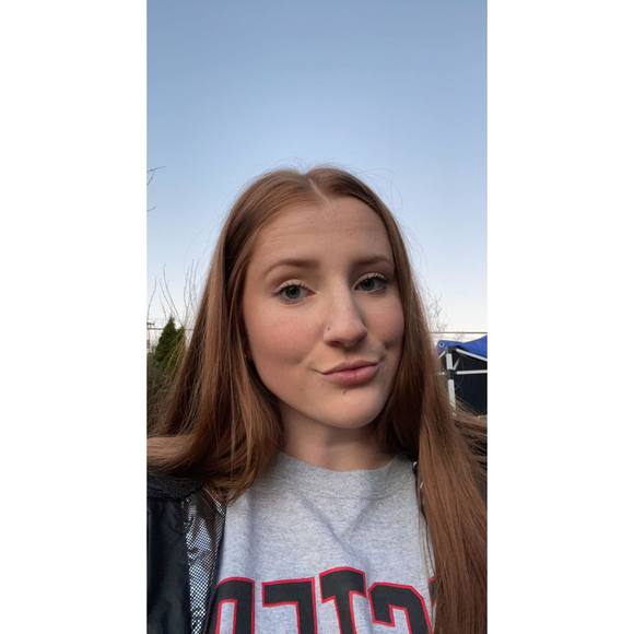 Profile Picture of Jocelyn Paulus (@jocelynpaulus) on Poshmark