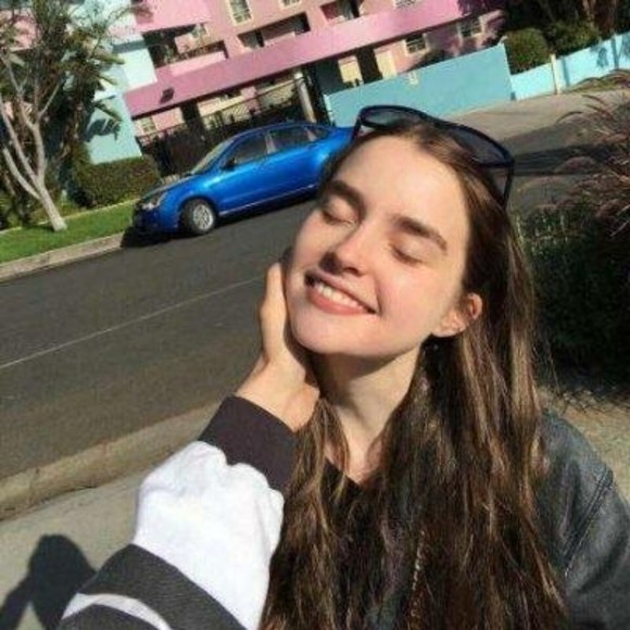 Profile Picture of Carllyle Keith (@carllylekeith) on Poshmark