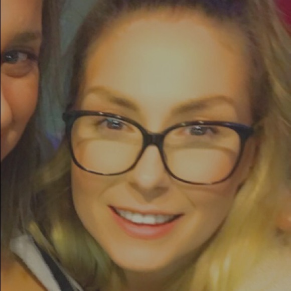 Profile Picture of Candice Tabaczynski (@ctabaczynski) on Poshmark