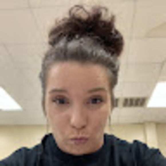 Profile Picture of Kimberly Gagnard (@thekdenise) on Poshmark