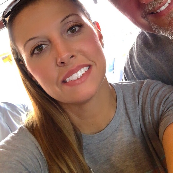 Profile Picture of Melissa Staples (@mlstaples24) on Poshmark
