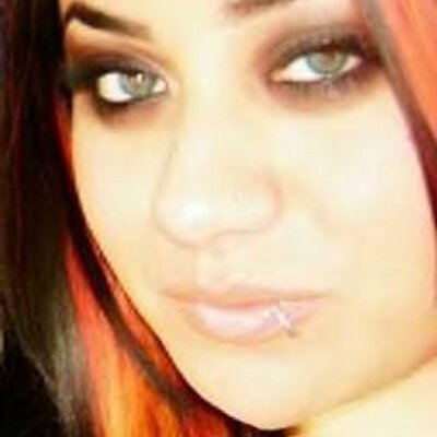 Profile Picture of Amanda (@a_soltero87) on Twitter