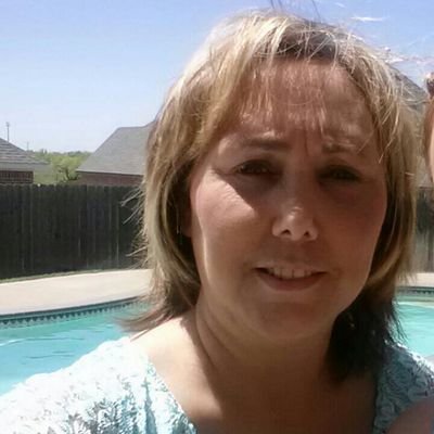 Profile Picture of Michelle Renz (@dblreds) on Twitter