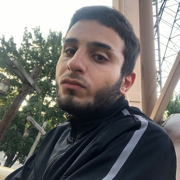 Adam Sakar - Poshmark Profile Picture of Adam Sakar (@adam246) on Poshmark