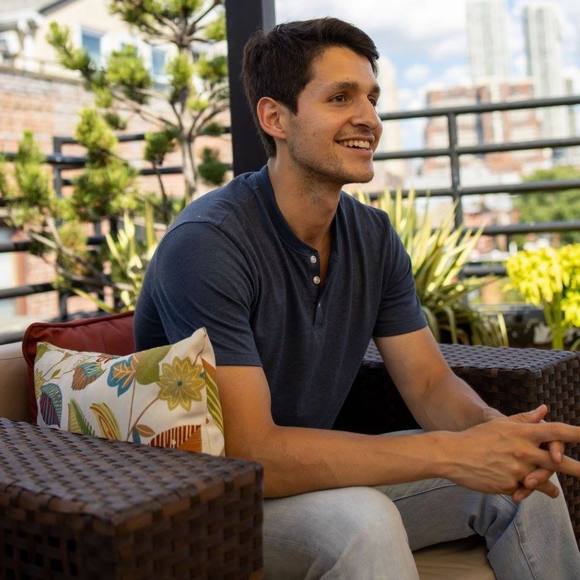 Profile Picture of David Moreira (@davebozo) on Poshmark
