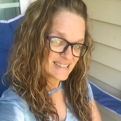 Profile Photo of Elizabeth Ebert (@Elizabe95418182) on Twitter