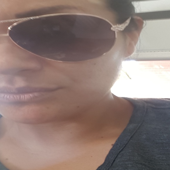 Profile Picture of Alma Tiscareno (@alma_tiscareno) on Poshmark