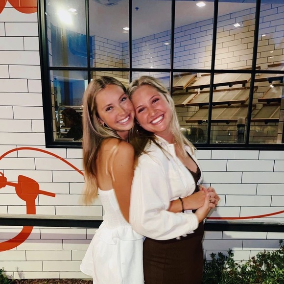 Profile Picture of Mackenzie Byrd (@mackenzieebyrd) on Poshmark