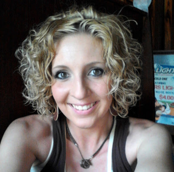 Profile Picture of Chrystal Freeman (@chrystalfree163) on Poshmark