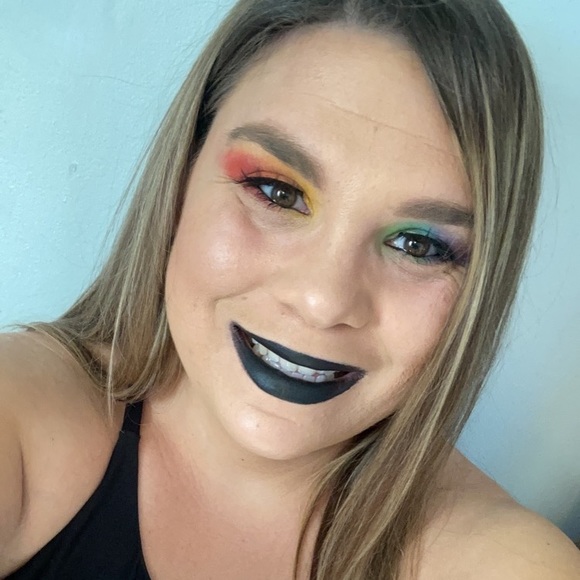 Profile Picture of Chelsea Yurkovich (@chelseayurkovic) on Poshmark