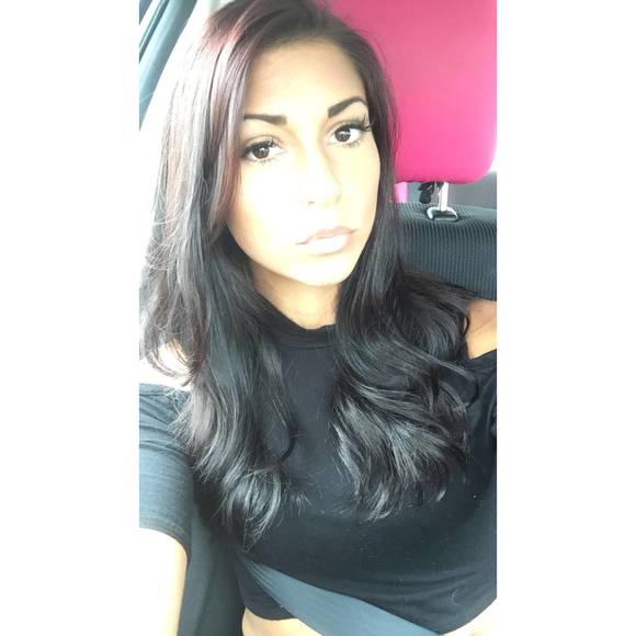 Profile Picture of Erin Gerlock (@erinnicolegerle) on Poshmark