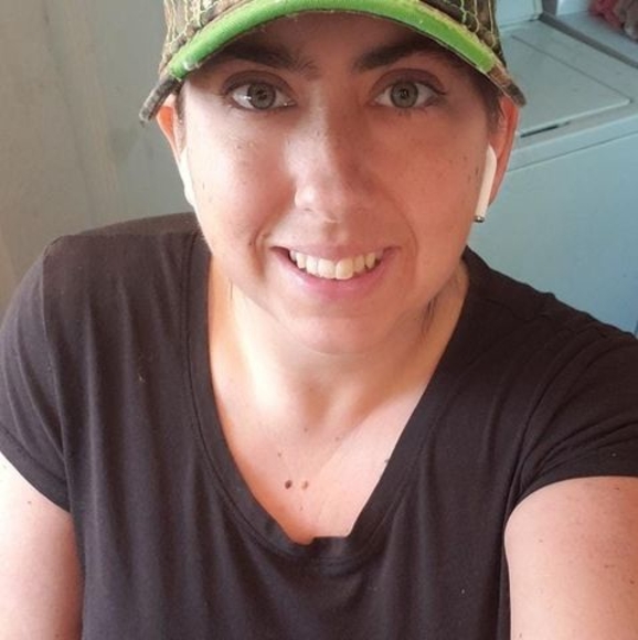 Profile Picture of Kimberly Lowe (@kimberlyl1990) on Poshmark