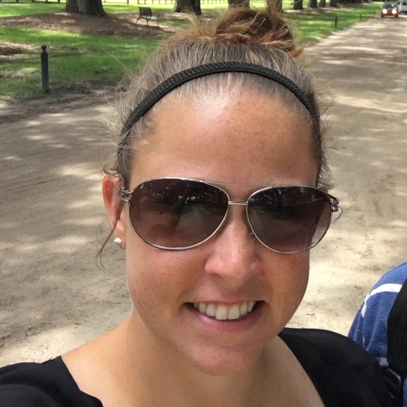 Profile Picture of Jillian Ormsby (@jormsby83) on Poshmark