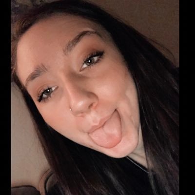 Profile Picture of Julia Gavin (@jpgavin22) on Twitter
