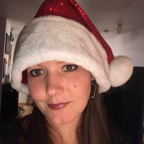 Profile Picture of Chelsae Roach (@chelsaer) on Poshmark
