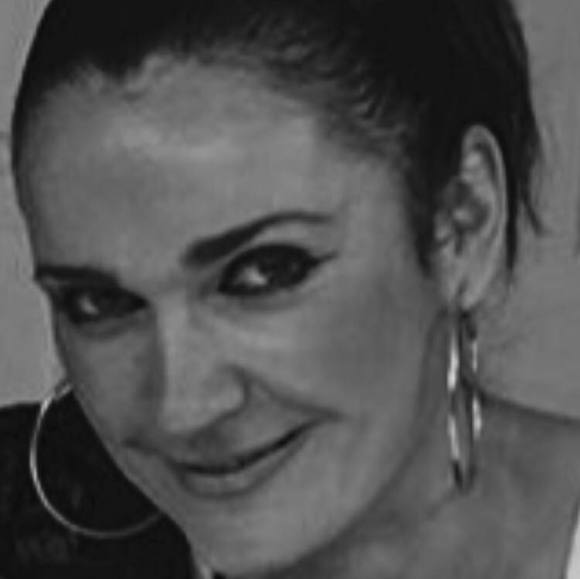 Profile Picture of Miriama Roginski (@andyroginski) on Poshmark