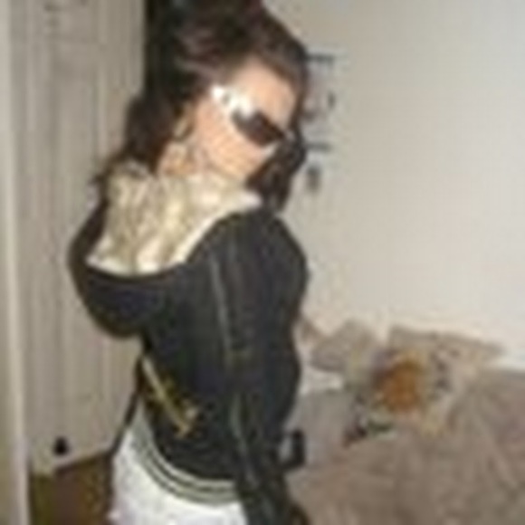 Profile Picture of Crystal Houghtaling (@cmhoughtaling) on Poshmark