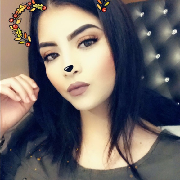Profile Picture of Paulina Caloca (@paulinacaloca) on Poshmark