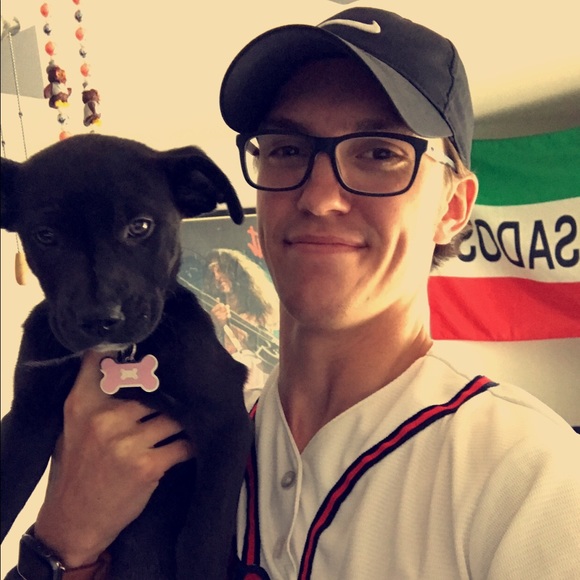 Profile Picture of Hunter Shattles (@huntershattles) on Poshmark