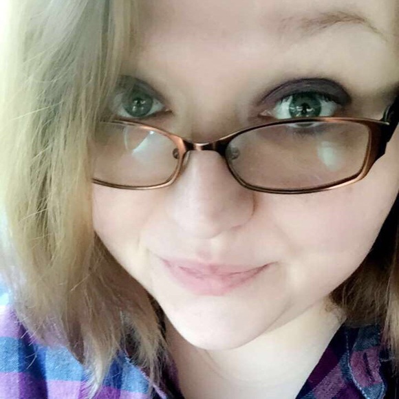 Profile Picture of Catherine Dunn (@catdunn84) on Poshmark