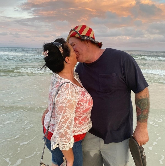 Profile Picture of Roxane Cutchall (@roxanecutchall) on Poshmark