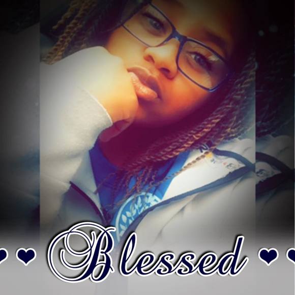 Hennessey Ŕéneē - Poshmark Profile Picture of Hennessey Ŕéneē (@queen_henney) on Poshmark