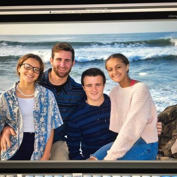 Tara Pielaet - Poshmark Profile Picture of Tara Pielaet (@pielaet) on Poshmark