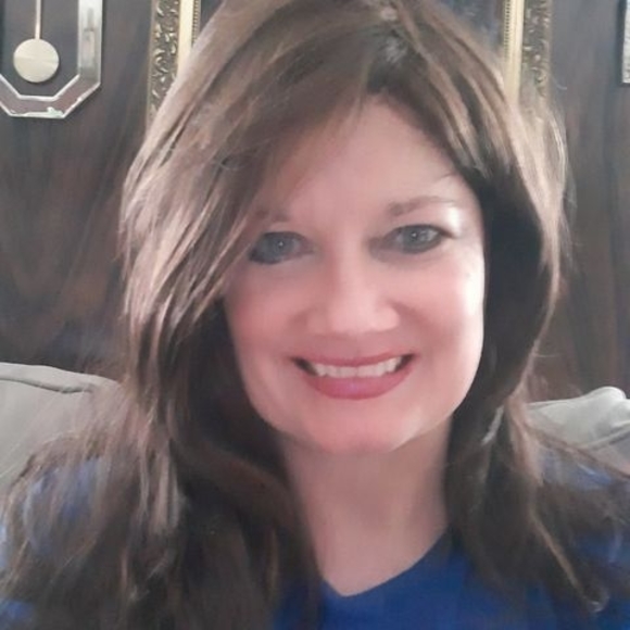 Profile Picture of Beth Reilly (@rbeth770) on Poshmark