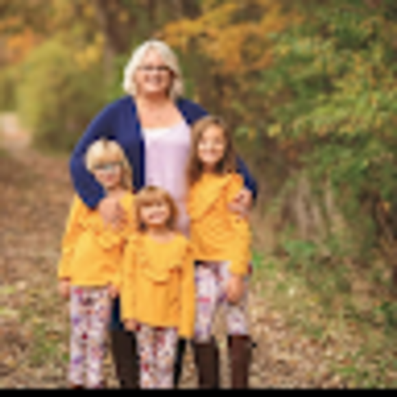 Christina Bolender - Poshmark Profile Picture of Christina Bolender (@bolendermomma31) on Poshmark