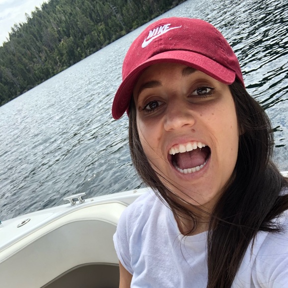 Profile Picture of Jenny Strangis (@jstrangis) on Poshmark