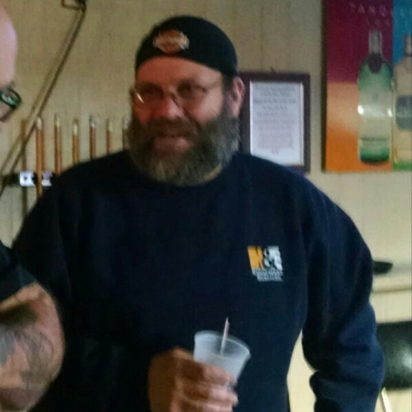 Profile Picture of Todd Svee (@toddsvee) on Poshmark