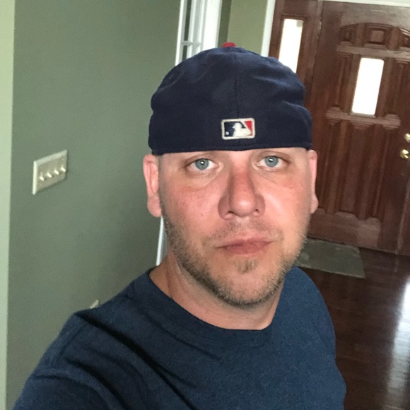 Profile Picture of Michael Ames (@michaelames456) on Poshmark
