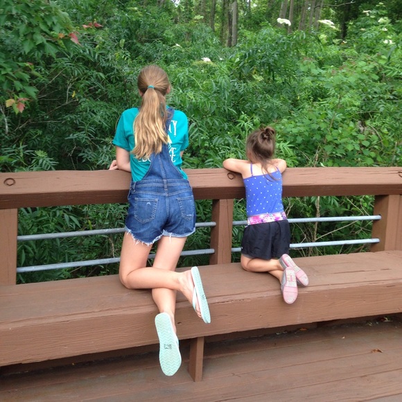 Profile Picture of Elle Holdren (@elle2502) on Poshmark