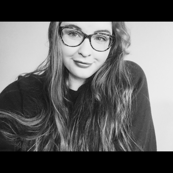 Profile Picture of Holly Skorupa (@skorupaholly) on Poshmark