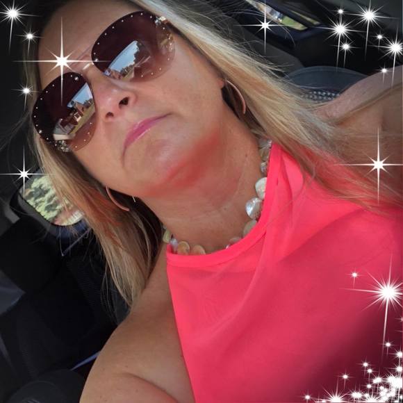 Profile Photo of Susan Springer (@susanspringer) on Poshmark