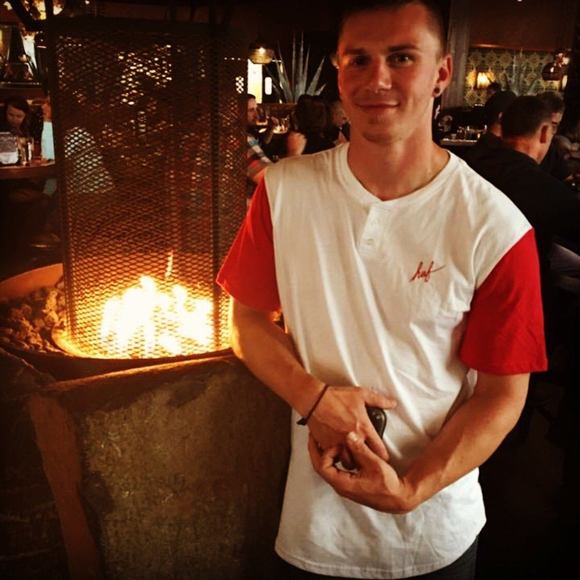 Profile Picture of Jeff Vaughn (@jeffvaughn2008) on Poshmark