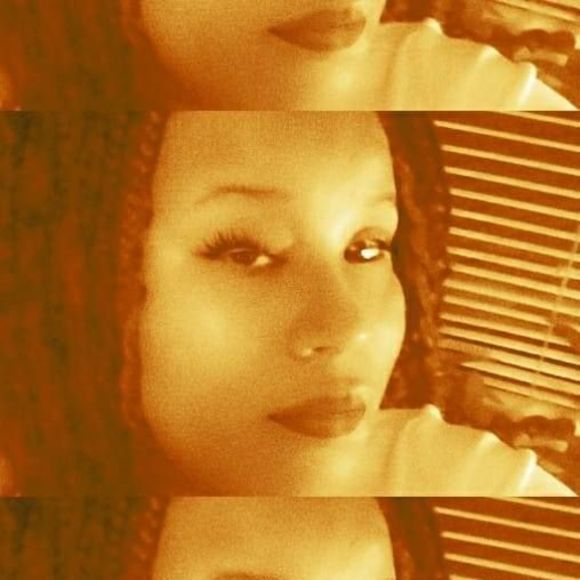 Profile Picture of Miyoshi Lee (@miyoshi6362) on Poshmark