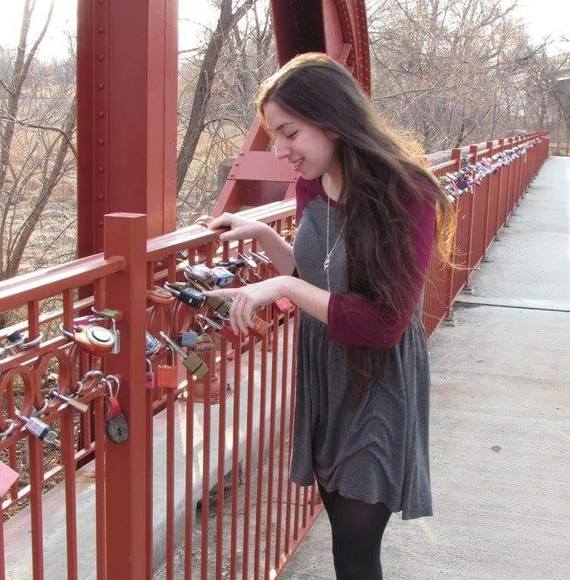 Profile Picture of Esther Frayling (@beatlesrcute) on Poshmark