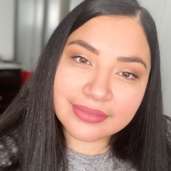 Profile Picture of Cristal Sanchez (@chiikiisz244) on Poshmark