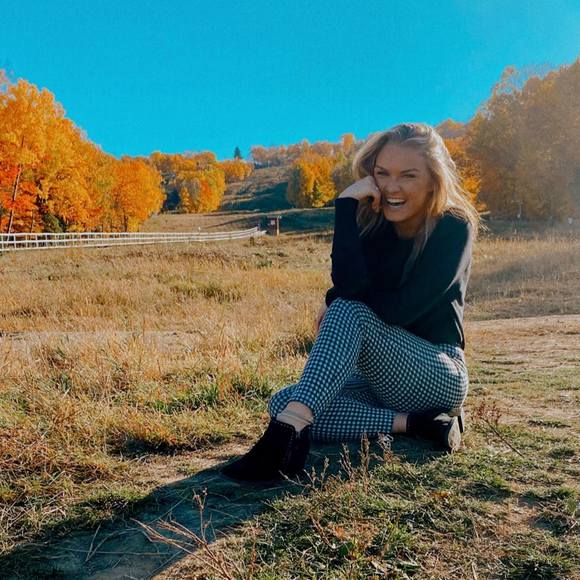 Profile Picture of Payton Bottomley (@paypaybottomley) on Poshmark