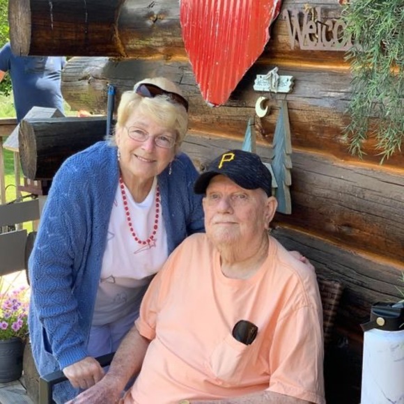 Profile Picture of Karen Belleville (@karenbelleville) on Poshmark