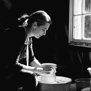 Profile Picture of Amanda Wright (@amandawrightpottery) on Instagram