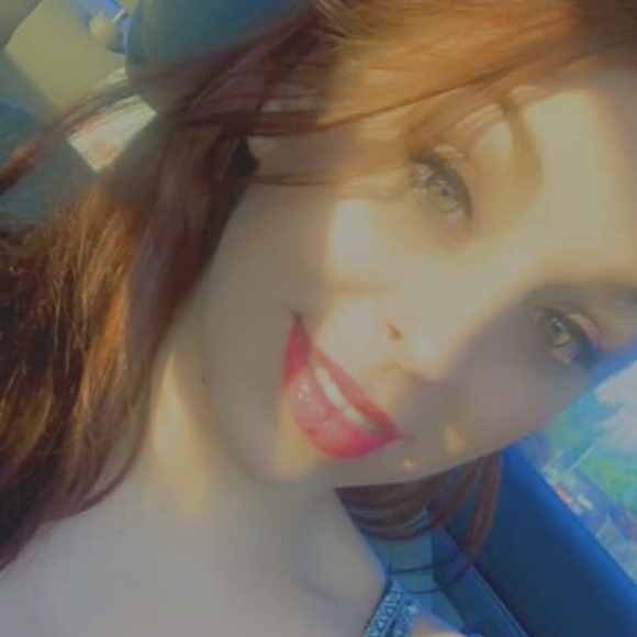 Profile Picture of Kayla Kiefel (@kaylexis12) on Poshmark