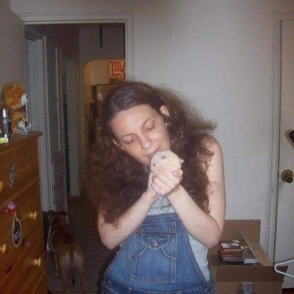 Profile Picture of Lisa Murano (@hyacinths77) on Poshmark