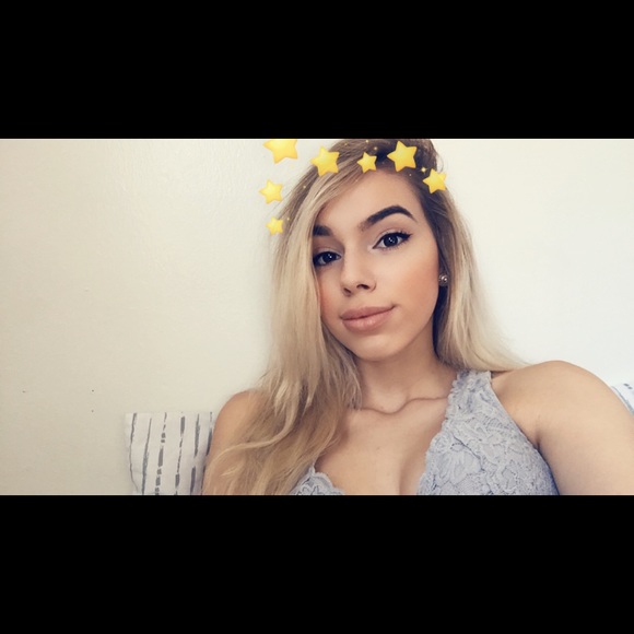 Profile Picture of Alysa Jones (@alysamj20) on Poshmark