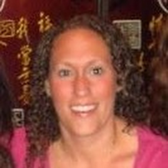 Profile Picture of Cristina Avena (@cristinaavena) on Poshmark