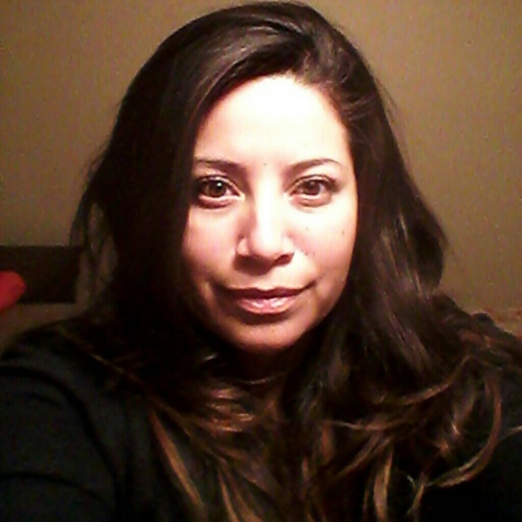 Profile Picture of Nelly Jimenez (@123kylee) on Poshmark