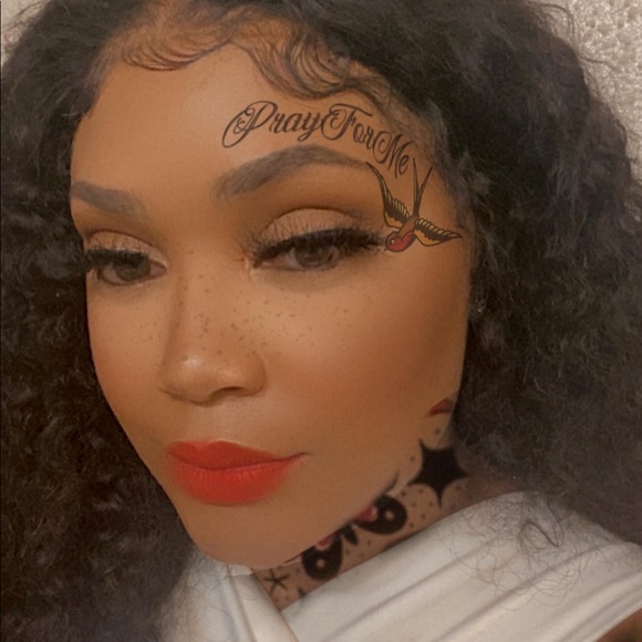 Profile Picture of Tamara Warren (@tamarajanae23) on Poshmark