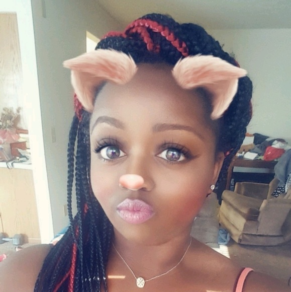 Profile Picture of Clintasha Westbrook (@bambi0215) on Poshmark